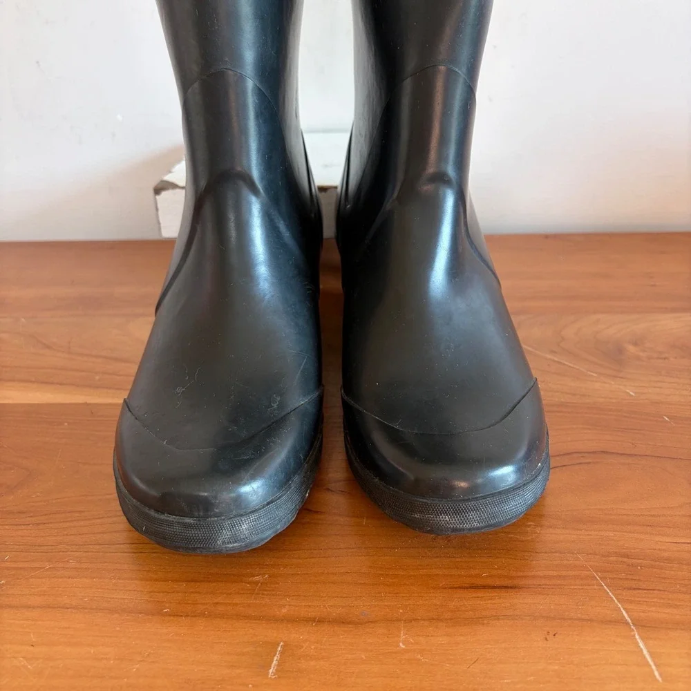 KORS Michael Kors Black Rubber Wedge Rain Boots Womens Size 8 Buckle Detail